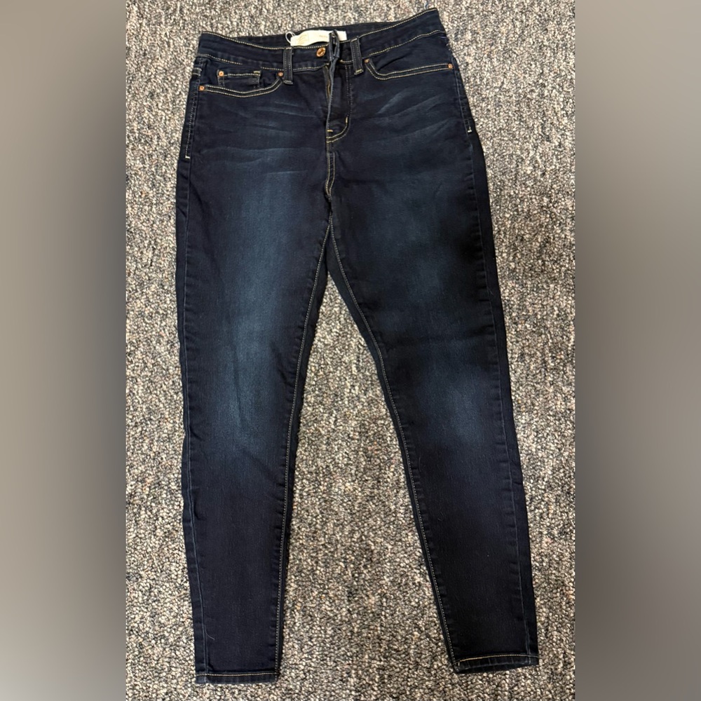 Signature Levi Strauss Dark Wash Slim Jeans